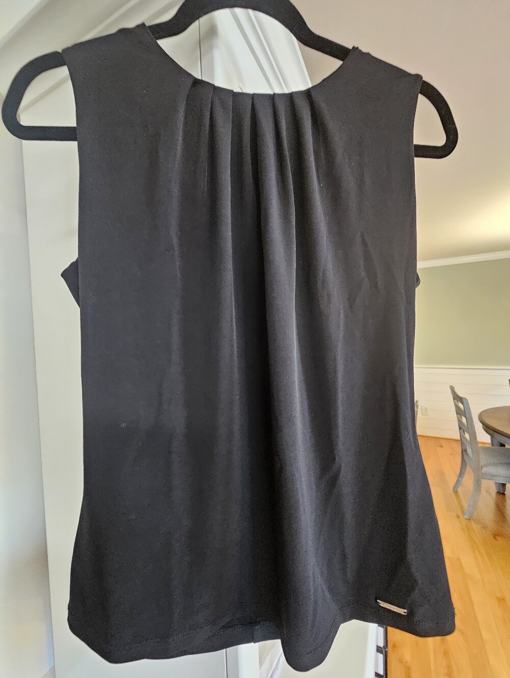 Calvin Klein Black Sleeveless Pleated-Back Tank